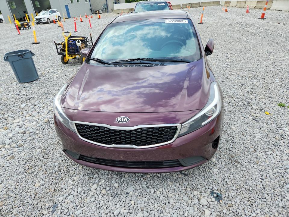 3KPFK4A75JE174615 2018 KIA FORTE photo no. 5
