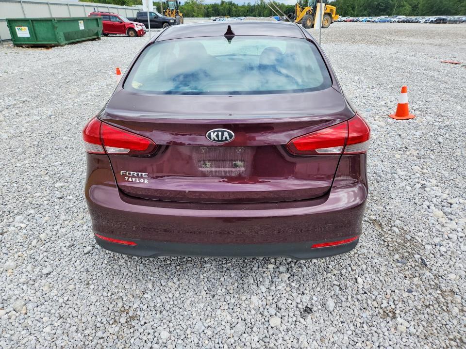 3KPFK4A75JE174615 2018 KIA FORTE photo no. 6
