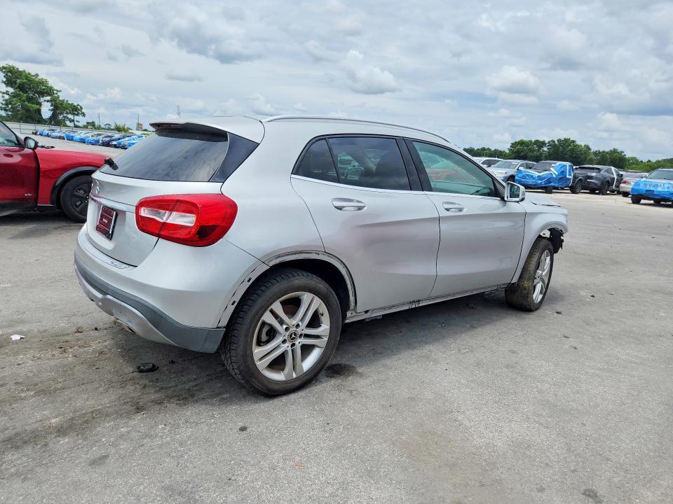 2018 MERCEDES-BENZ GLA 250 — Фото 3 из 14
