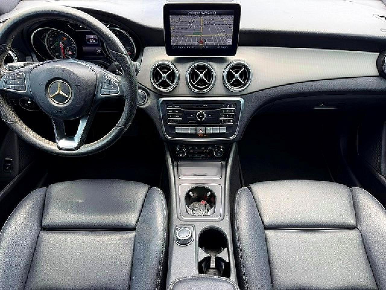 2018 MERCEDES-BENZ GLA 250 — Фото 8 из 15