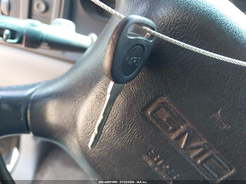 1GTEC19V9YZ166865 2000 GMC SIERRA 1500 photo no. 11
