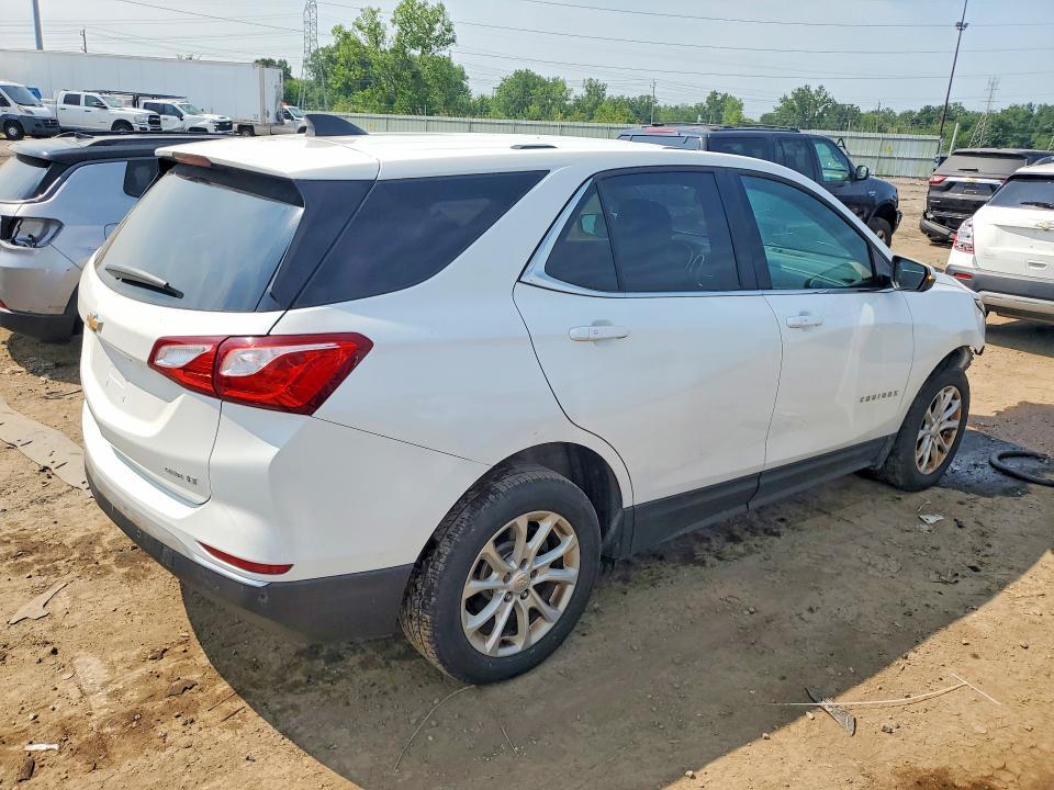 2GNAXSEV3J6201584 2018 CHEVROLET EQUINOX photo no. 3