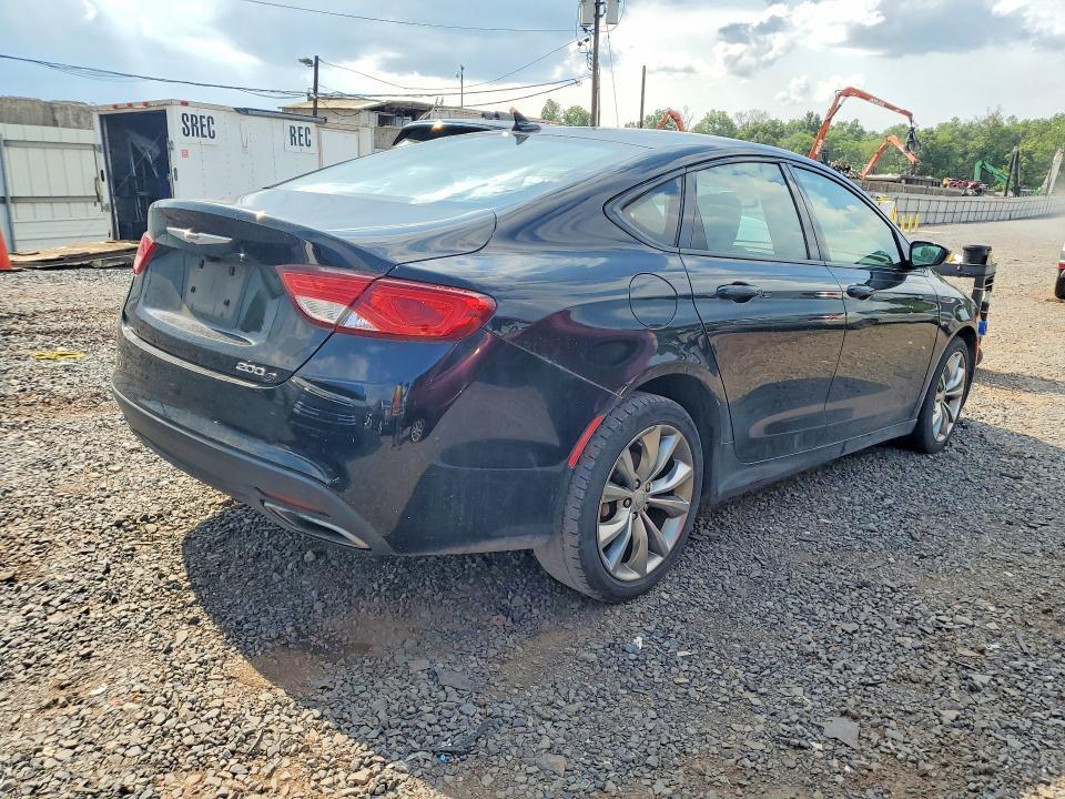 2016 CHRYSLER 200 S — Фото 3 из 12