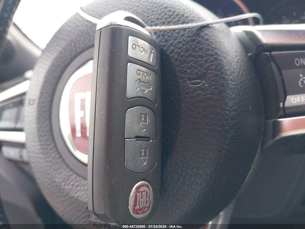 JC1NFAEK8H0128693 2017 FIAT 124 SPIDER photo no. 11