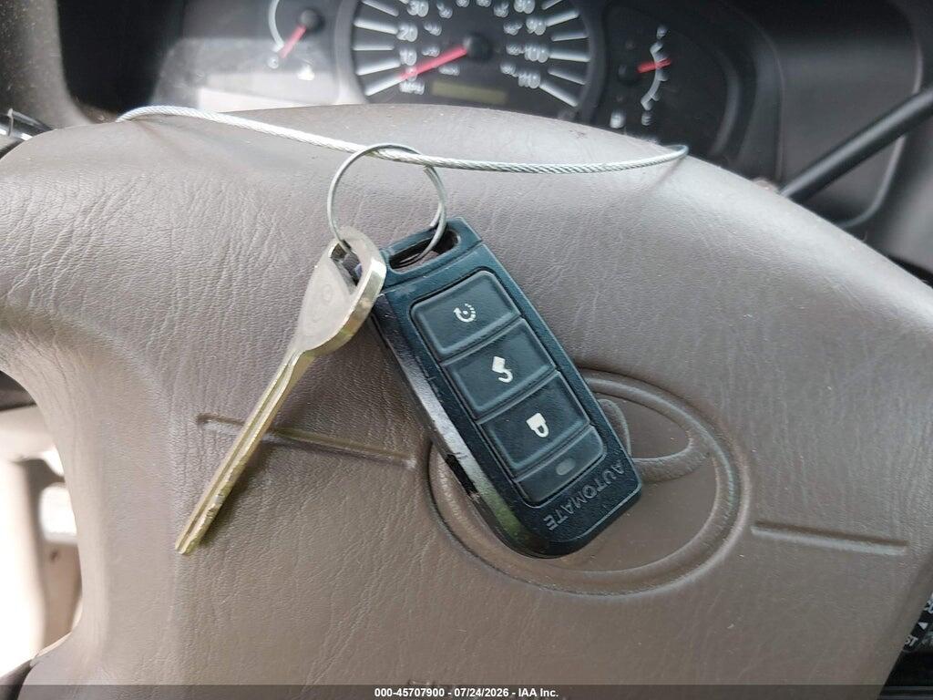 4T3GF19C9WU068141 1998 TOYOTA SIENNA photo no. 11