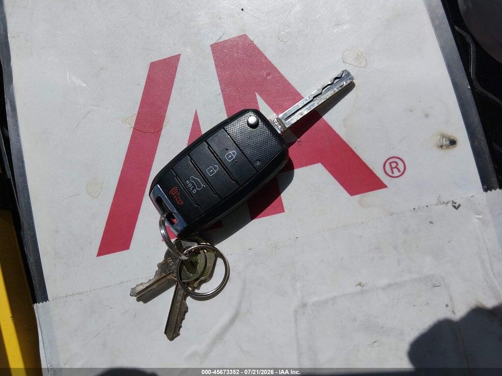 KNDJP3A51G7844836 2016 KIA SOUL photo no. 11