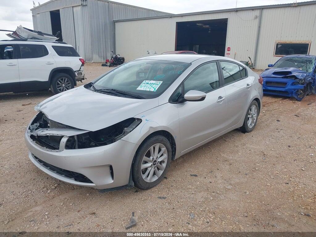 3KPFL4A7XHE014222 2017 KIA FORTE photo no. 2