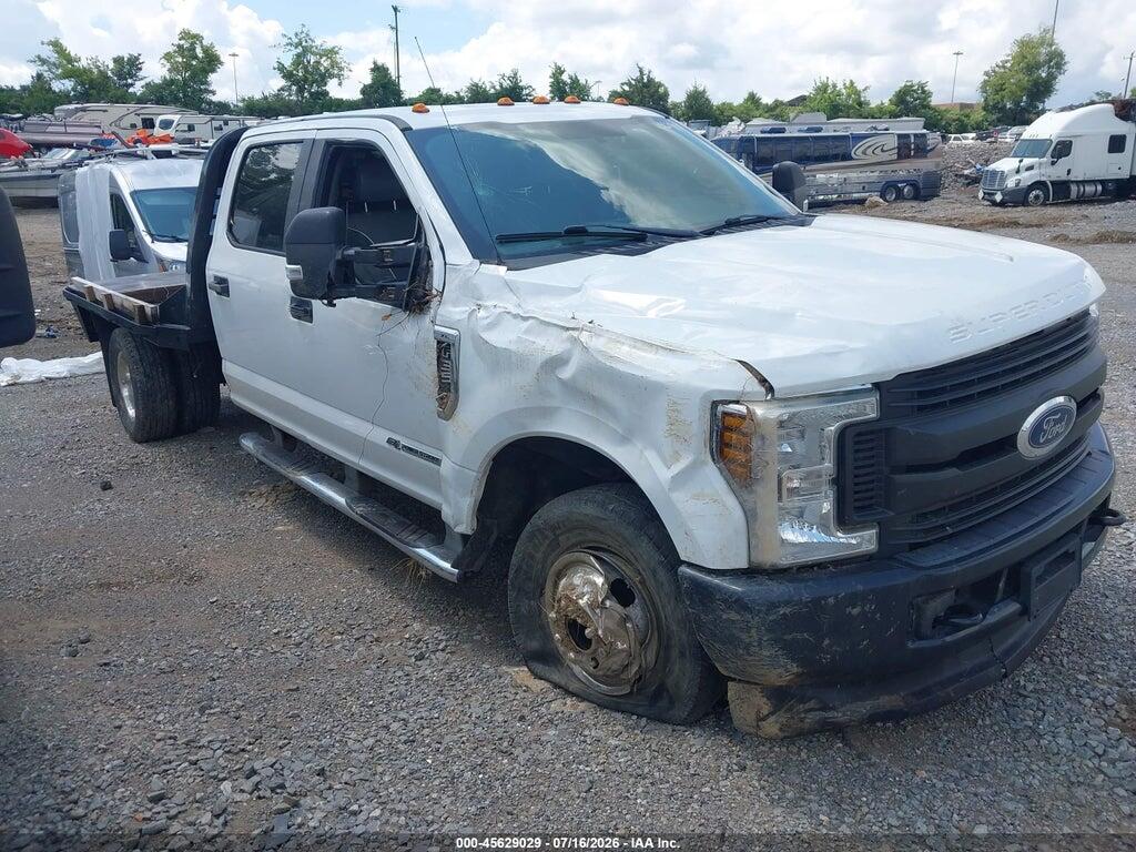 1FD8W3HT0KEE23647 2019 FORD F-350 CHASSIS photo no. 1