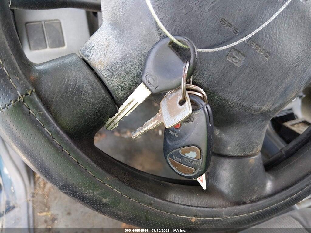 1N6ED27TX1C362257 2001 NISSAN FRONTIER photo no. 11