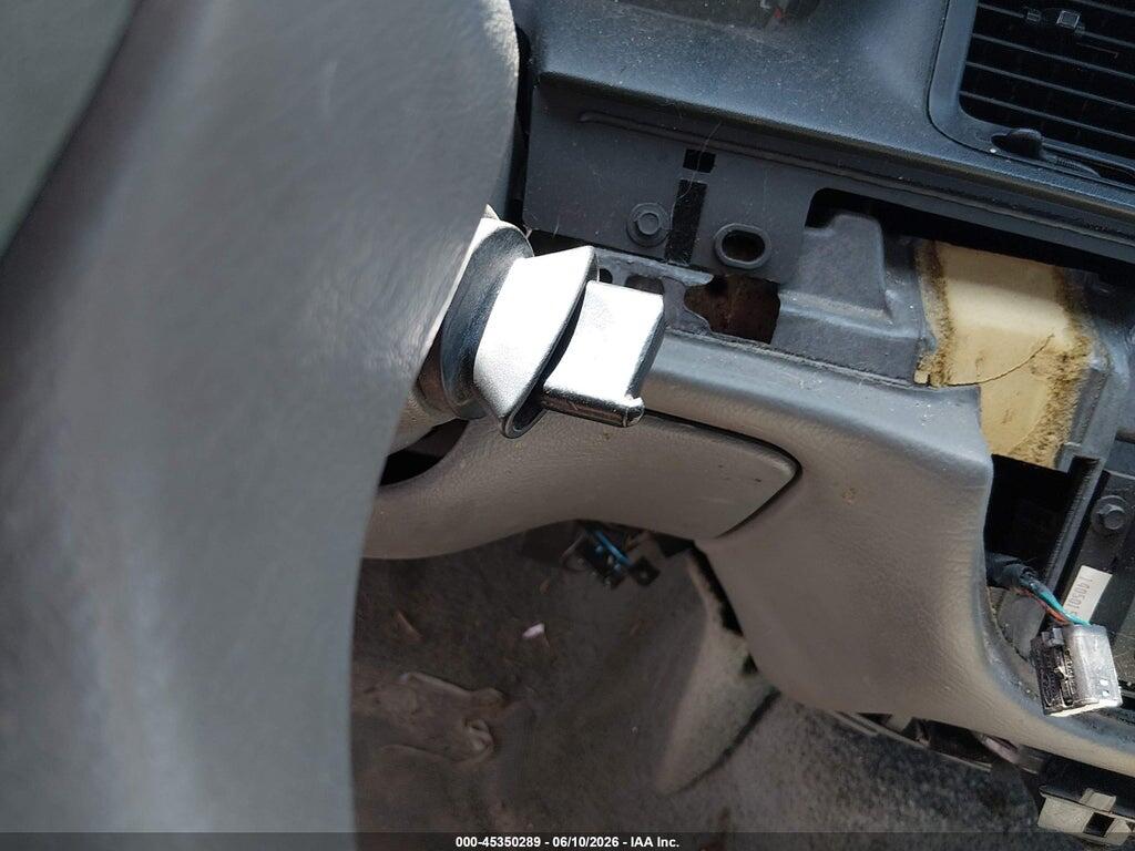2FAFP74W24X130551 2004 FORD CROWN VICTORIA photo no. 11