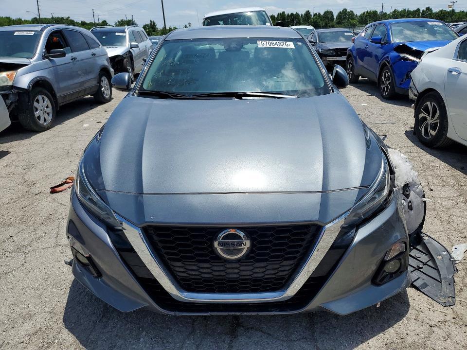 2019 NISSAN ALTIMA SL — Фото 5 из 12