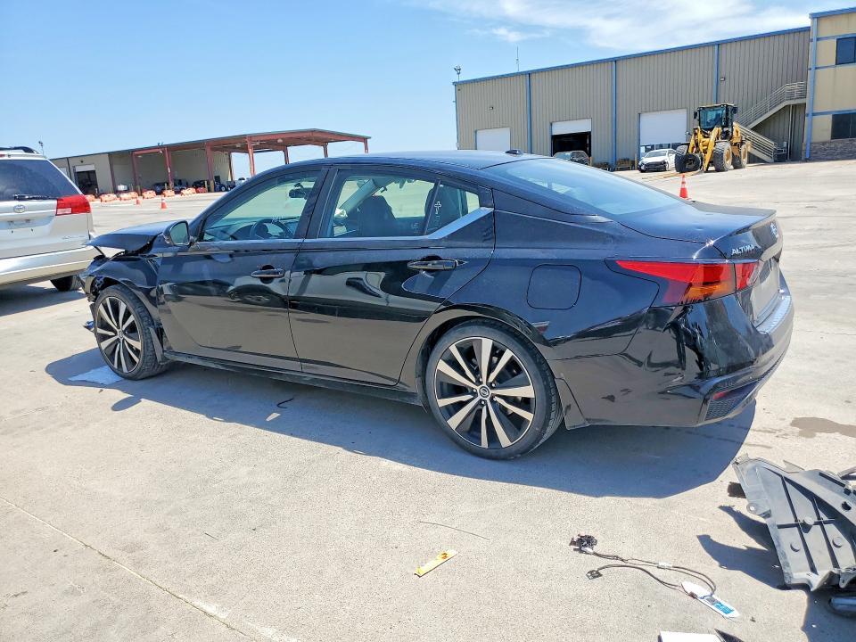 2019 NISSAN ALTIMA SR — Фото 2 из 13