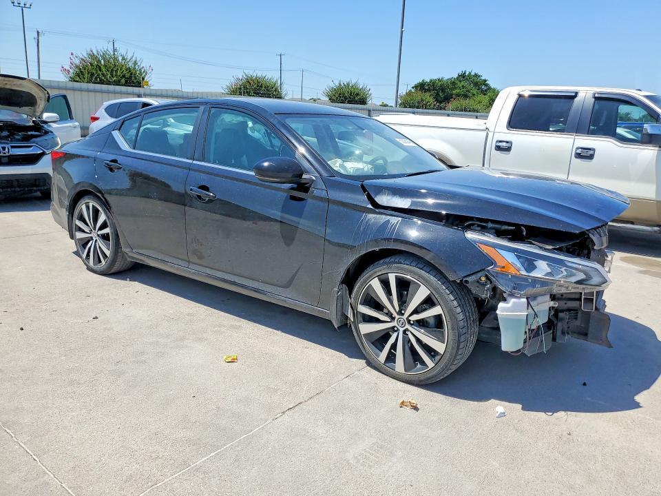 2019 NISSAN ALTIMA SR — Фото 4 из 13