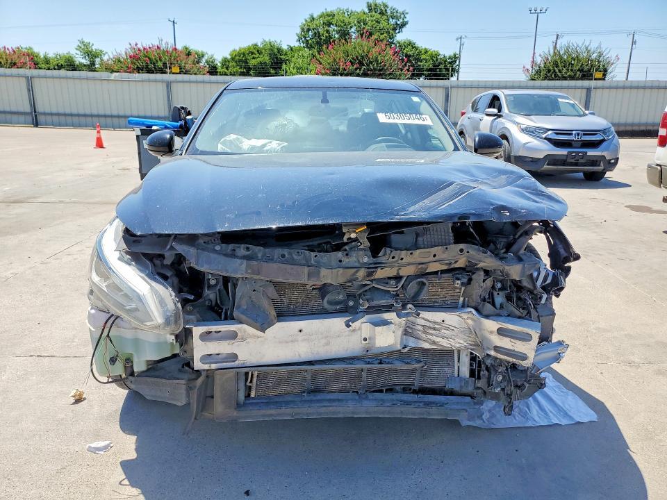 2019 NISSAN ALTIMA SR — Фото 5 из 13