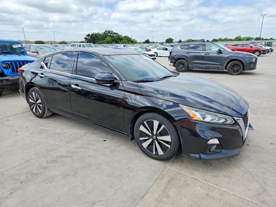 2019 NISSAN ALTIMA SV — Фото 4 из 12