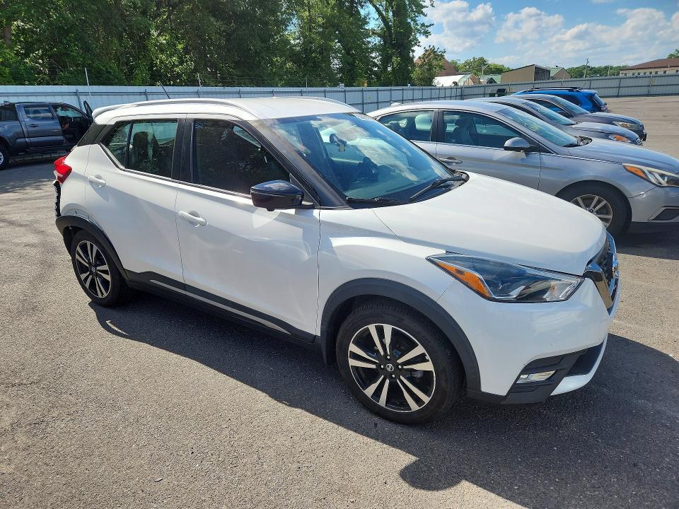 2019 NISSAN KICKS SR — Фото 4 из 13