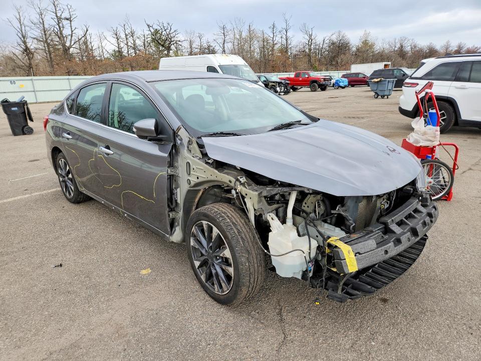 2019 NISSAN SENTRA SR — Фото 4 из 13