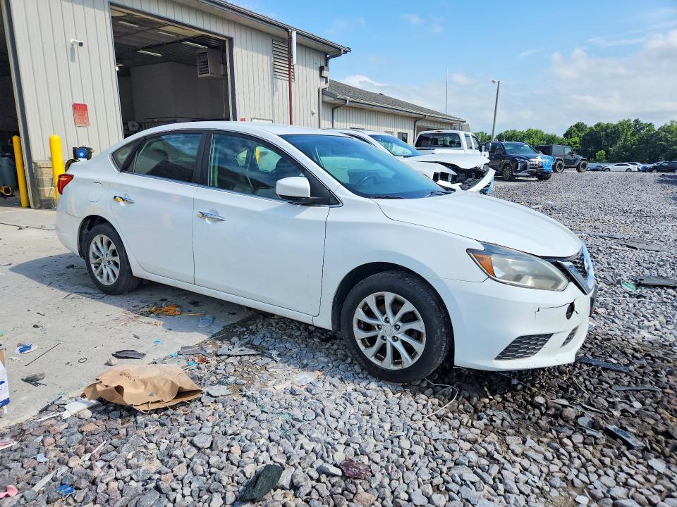 2019 NISSAN SENTRA SV — Фото 4 из 12