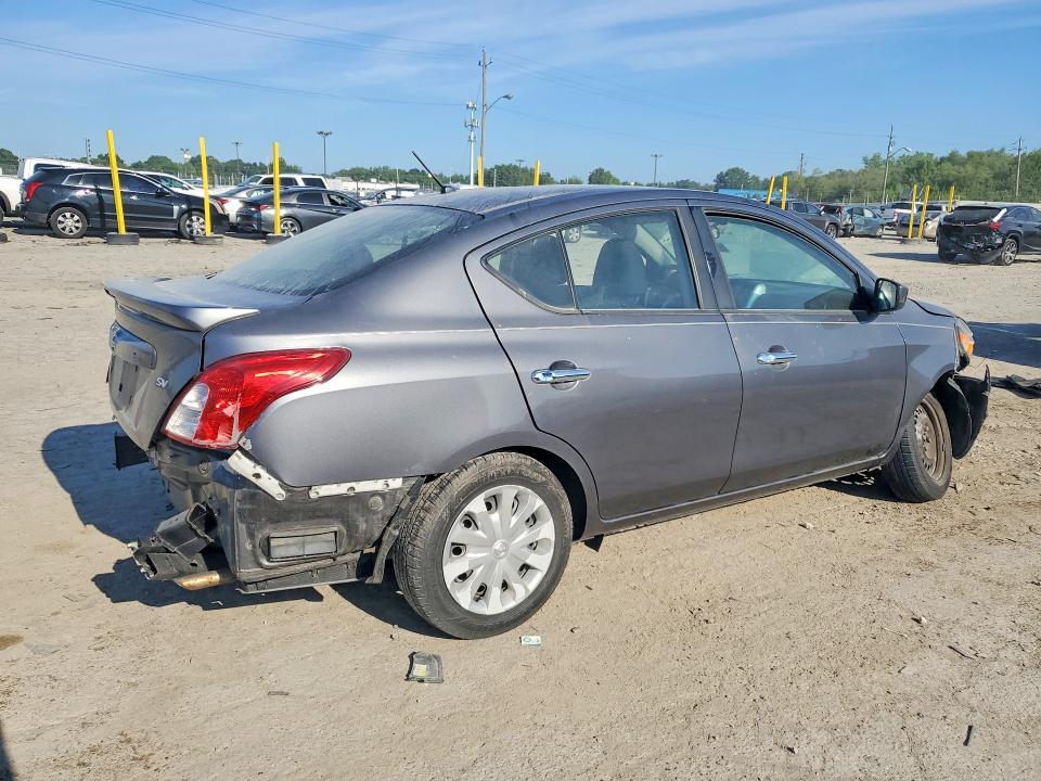 2019 NISSAN VERSA SV — Фото 3 из 12