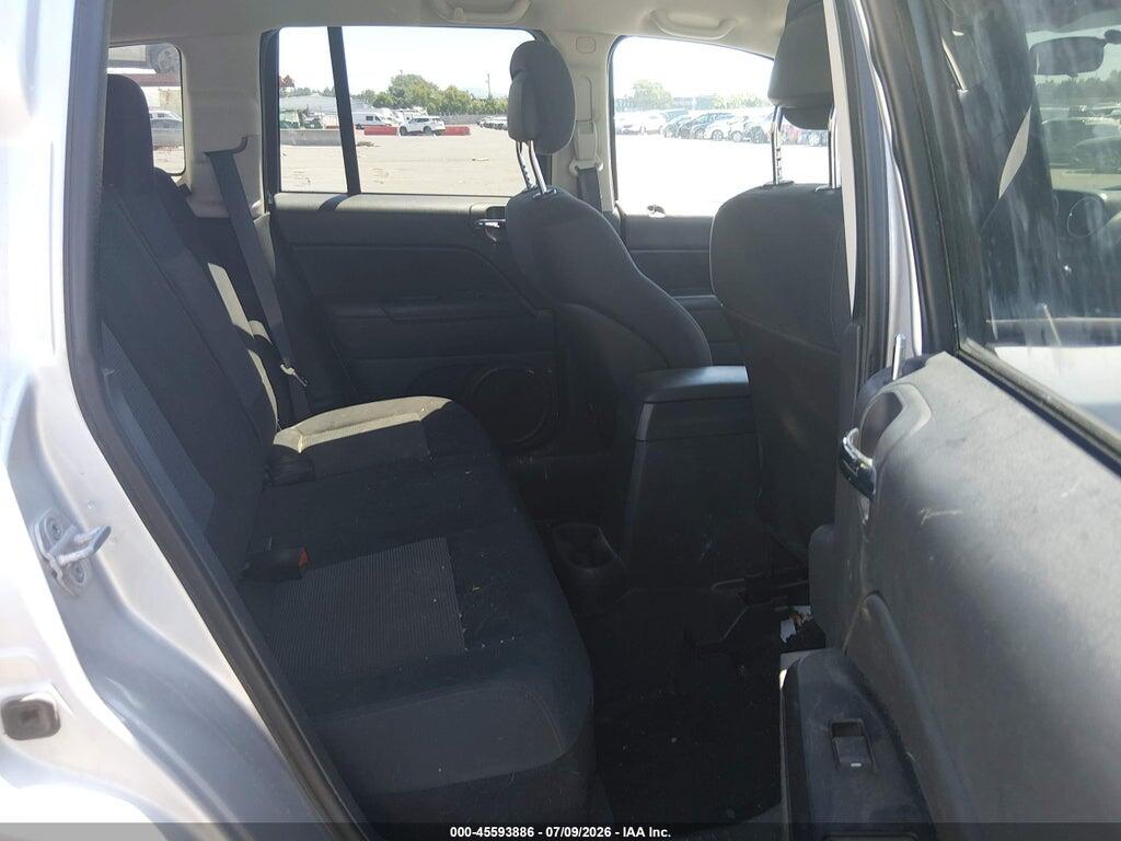 1C4NJDBB3CD705686 2012 JEEP COMPASS photo no. 8