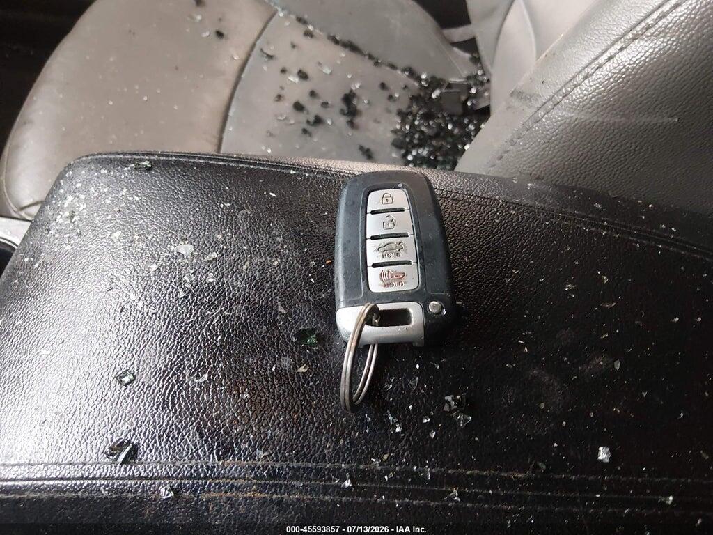 5NPEC4AC1CH339791 2012 HYUNDAI SONATA photo no. 11