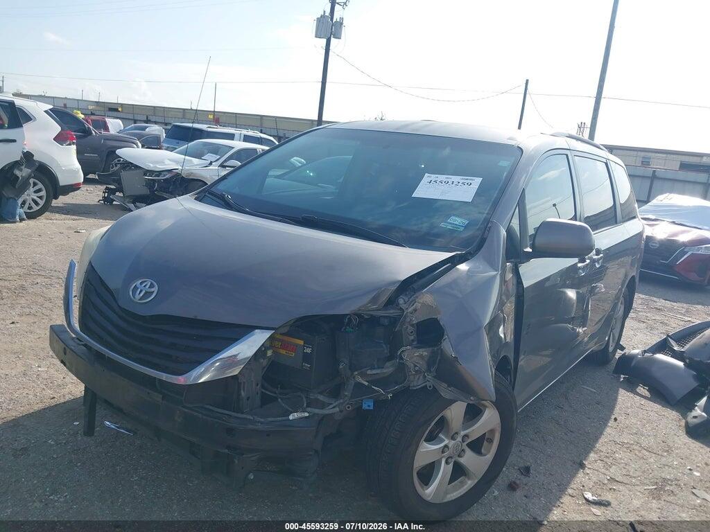5TDKK3DCXDS404502 2013 TOYOTA SIENNA photo no. 2