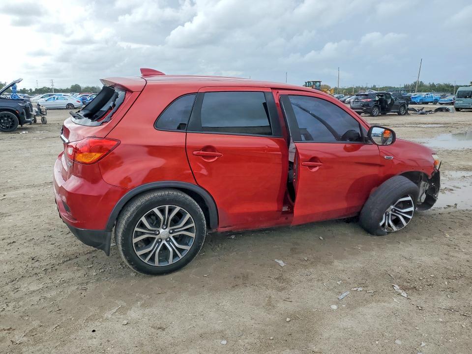 2018 MITSUBISHI OUTLANDER SPORT ES — Фото 3 из 13