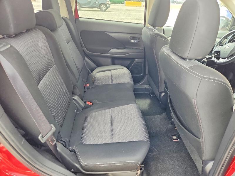 2018 MITSUBISHI OUTLANDER SE — Фото 11 из 14