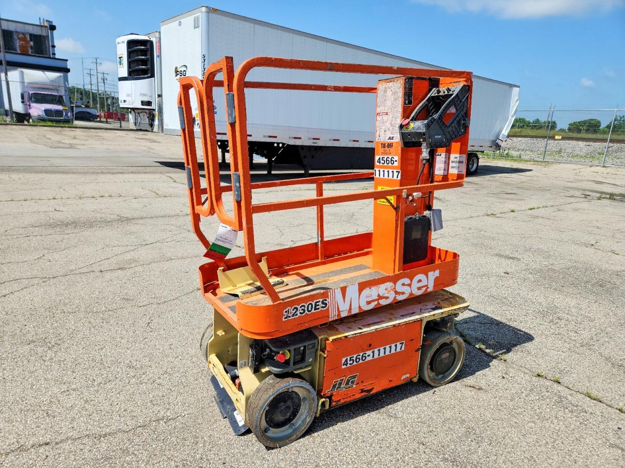2025 JLG 1230ES VERTICAL LIFT — Фото 4 из 10