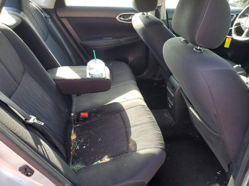 3N1AB7AP0JY256846 2018 NISSAN SENTRA photo no. 10