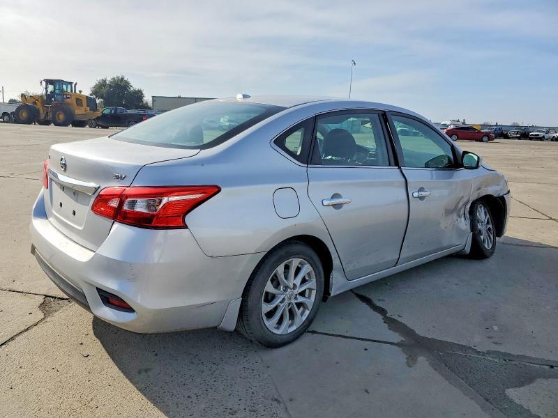 3N1AB7AP0JY256846 2018 NISSAN SENTRA photo no. 3