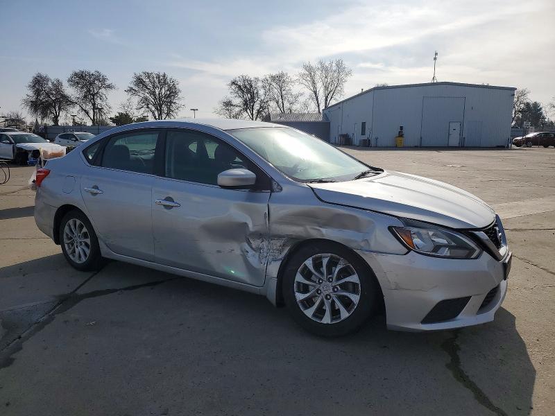 3N1AB7AP0JY256846 2018 NISSAN SENTRA photo no. 4