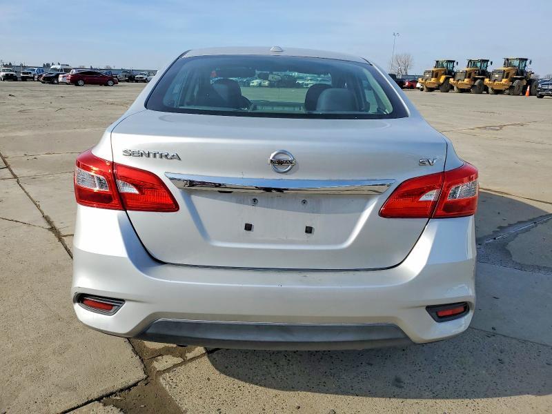 3N1AB7AP0JY256846 2018 NISSAN SENTRA photo no. 6