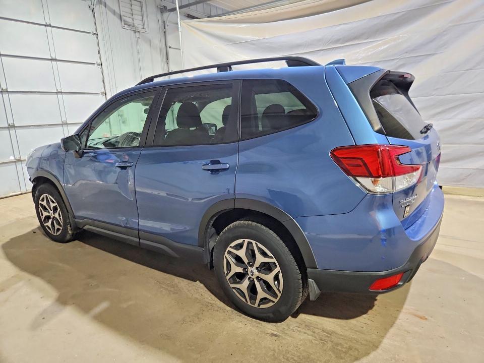 2019 SUBARU FORESTER PREMIUM — Фото 2 из 12