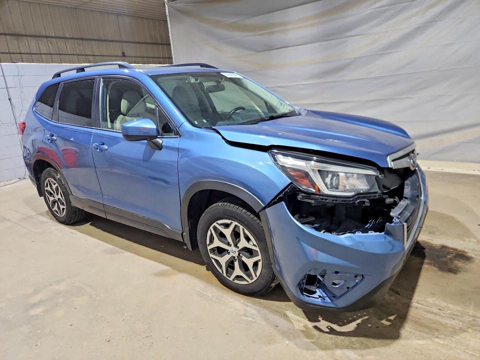 2019 SUBARU FORESTER PREMIUM — Фото 4 из 12