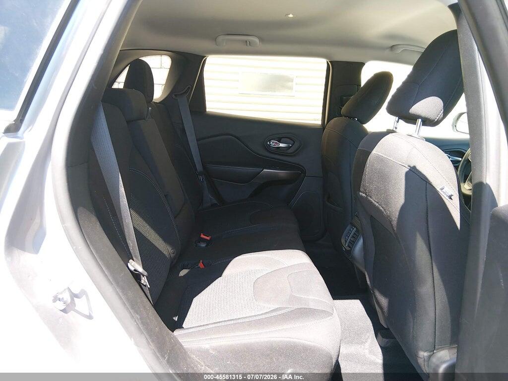 1C4PJMCB0KD429960 2019 JEEP CHEROKEE photo no. 8