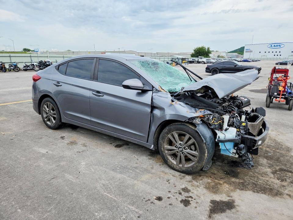 5NPD84LF0JH317878 2018 HYUNDAI ELANTRA photo no. 4