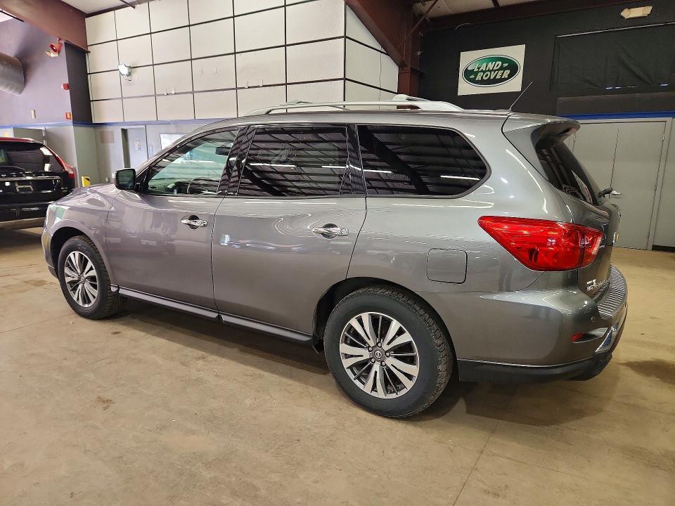 2018 NISSAN PATHFINDER SV — Фото 2 из 13