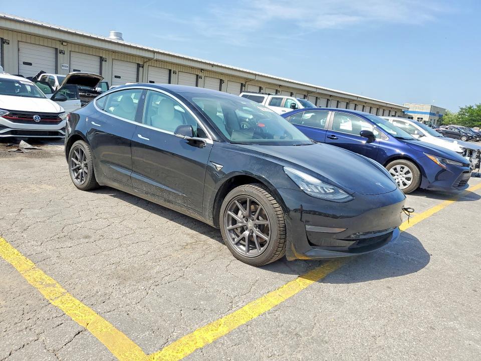2019 TESLA MODEL 3 — Фото 4 из 14