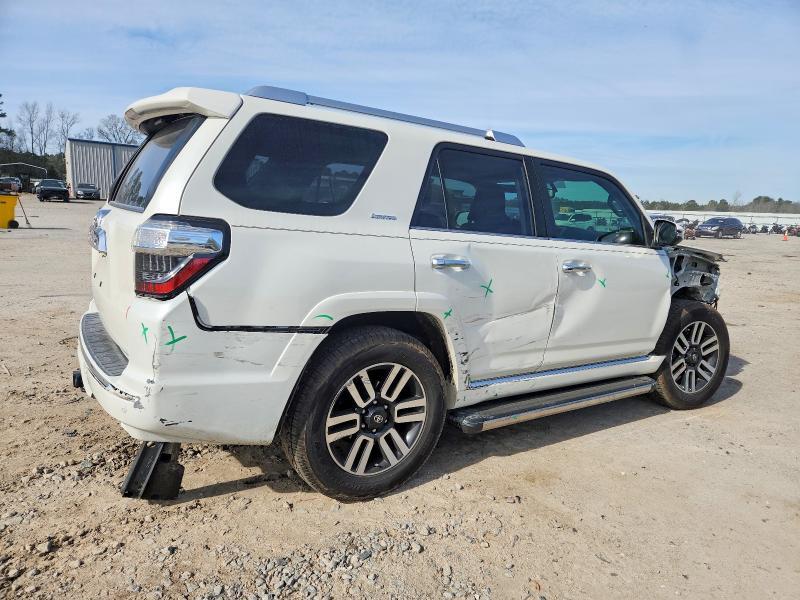 2019 TOYOTA 4RUNNER SR5 — Фото 3 из 14