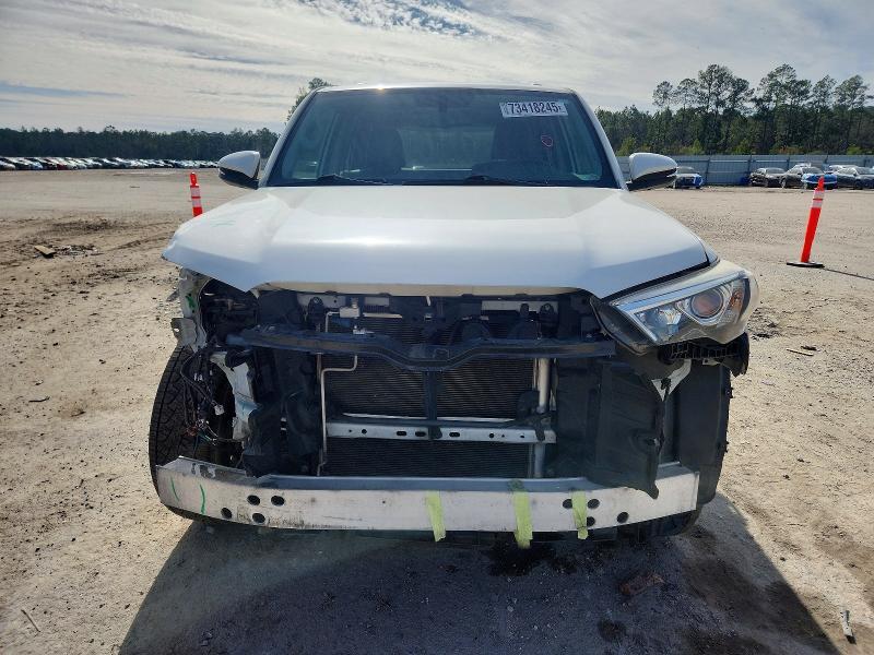 2019 TOYOTA 4RUNNER SR5 — Фото 5 из 14