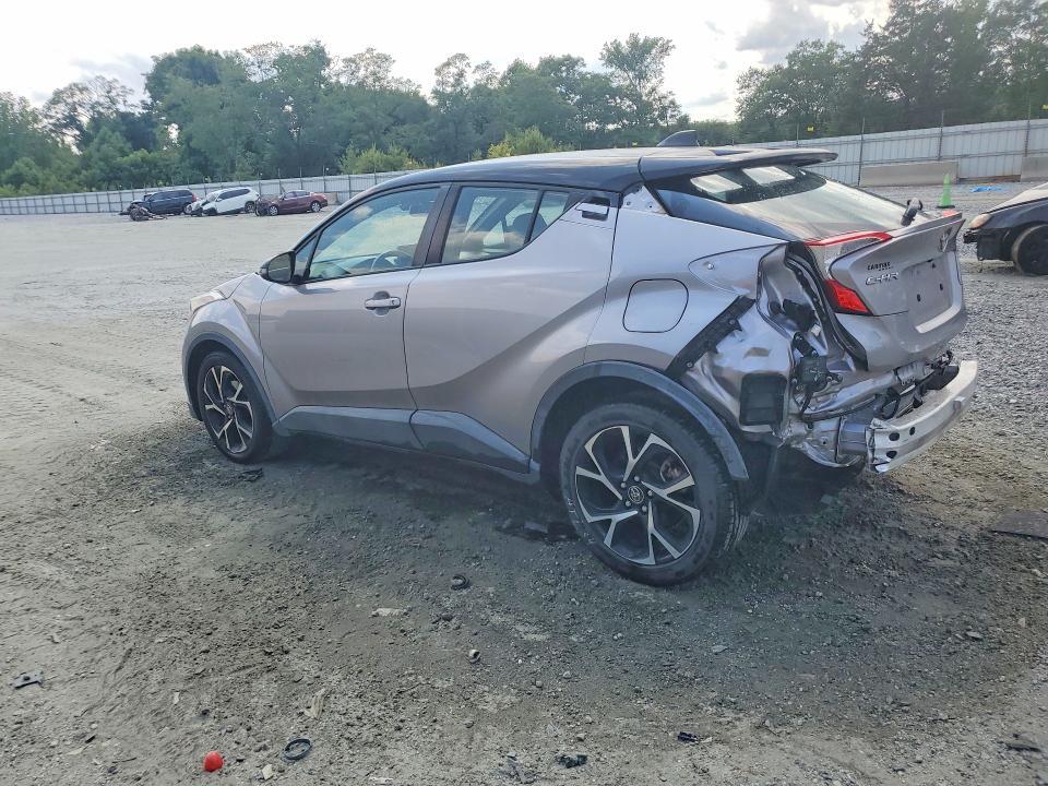 2019 TOYOTA C-HR XLE — Фото 2 из 13