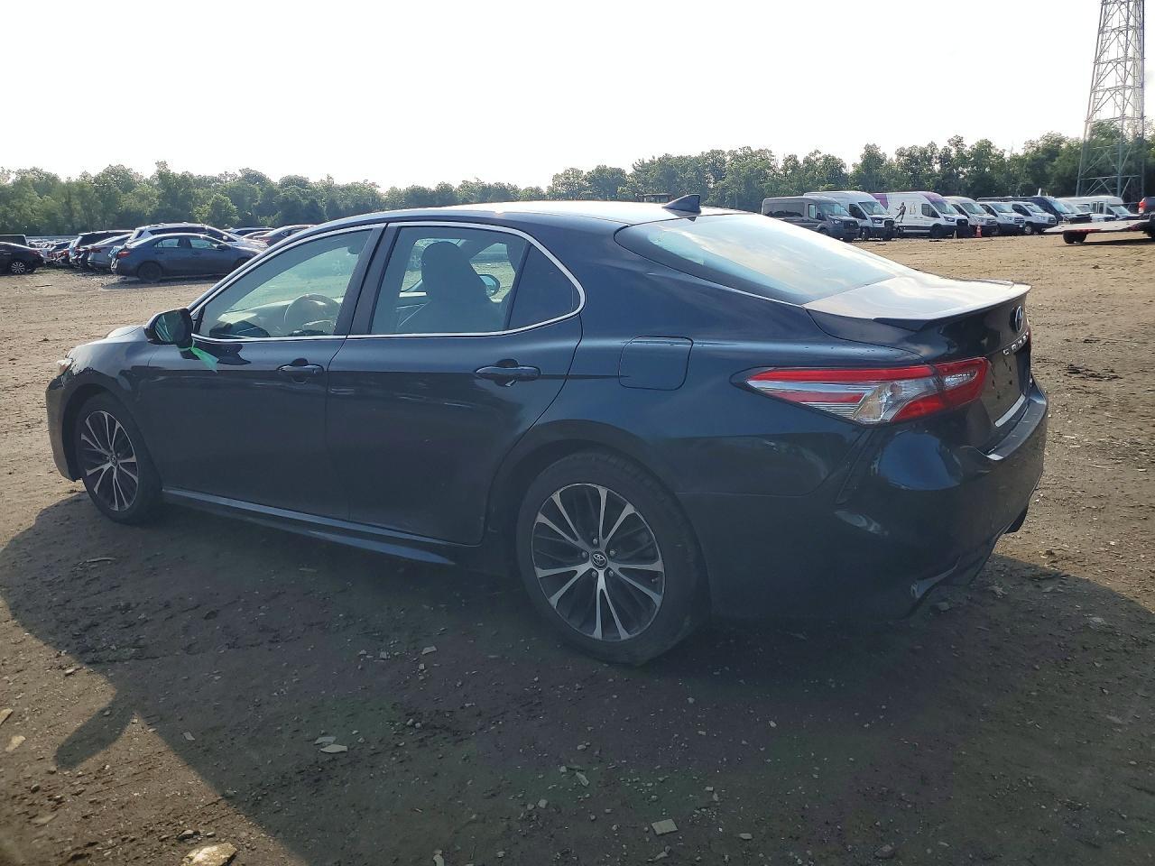 2019 TOYOTA CAMRY SE — Фото 2 из 12