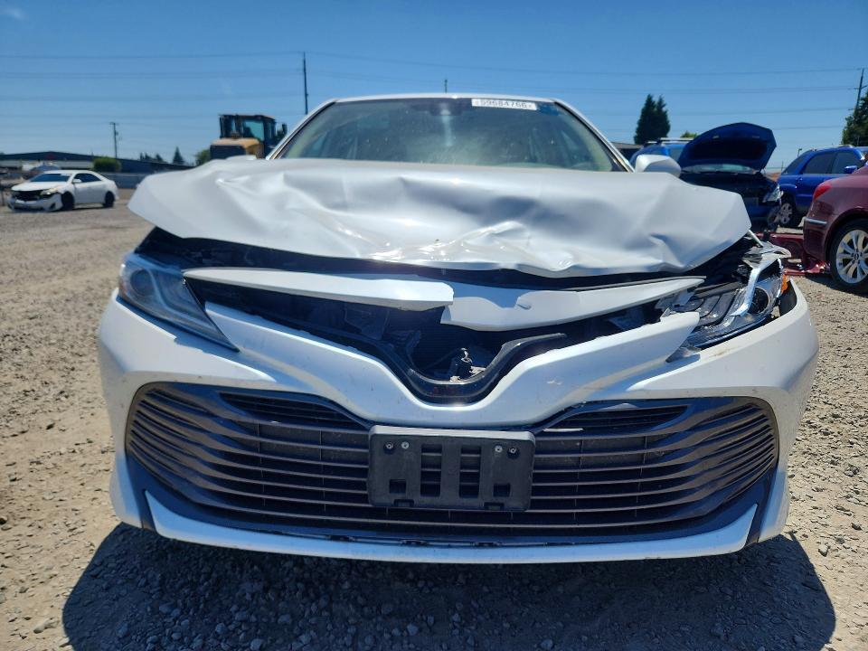 2019 TOYOTA CAMRY XLE — Фото 5 из 12