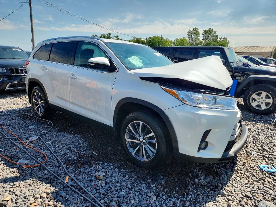 2019 TOYOTA HIGHLANDER XLE — Фото 4 из 13