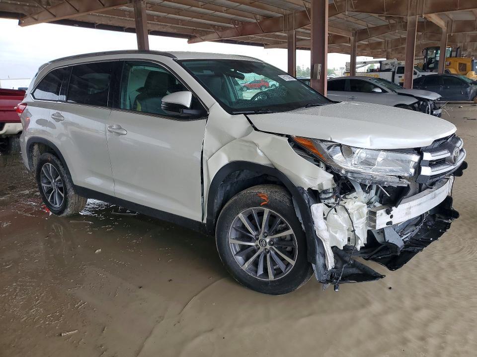 5TDKZRFH1KS569102 2019 TOYOTA HIGHLANDER photo no. 4