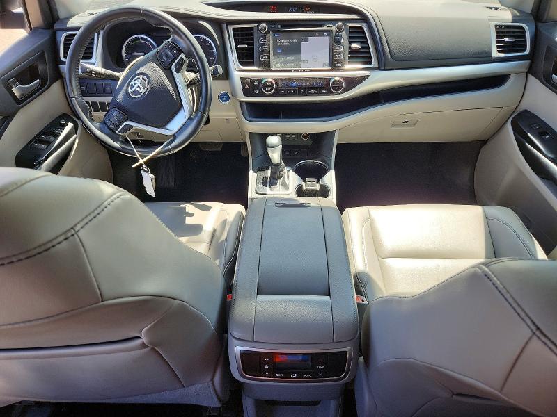 2019 TOYOTA HIGHLANDER HYBRID XLE — Фото 8 из 13