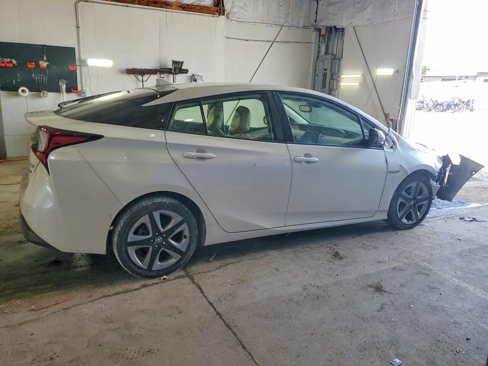 2019 TOYOTA PRIUS — Фото 3 из 12