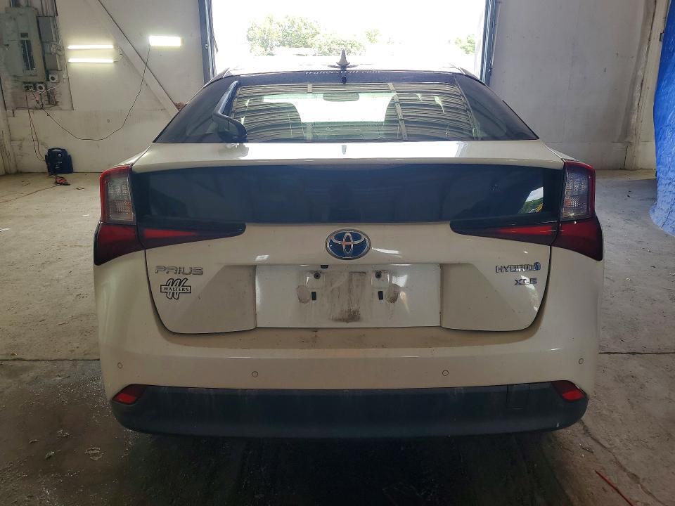 2019 TOYOTA PRIUS — Фото 6 из 12