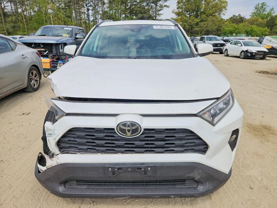 2019 TOYOTA RAV4 XLE — Фото 5 из 13
